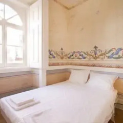 Отель ShortStayFlat Prime Location - Bairro Alto Португалия, Лиссабон - отзывы, цены и фото номеров - забронировать отель ShortStayFlat Prime Location - Bairro Alto онлайн комната для гостей фото 2