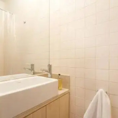 Отель ShortStayFlat Prime Location - Bairro Alto Португалия, Лиссабон - отзывы, цены и фото номеров - забронировать отель ShortStayFlat Prime Location - Bairro Alto онлайн ванная фото 2