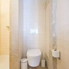 Отель ShortStayFlat Prime Location - Bairro Alto Португалия, Лиссабон - отзывы, цены и фото номеров - забронировать отель ShortStayFlat Prime Location - Bairro Alto онлайн ванная