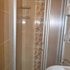 Second Home Hostel ванная