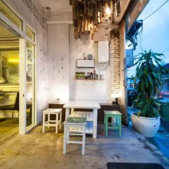 Отель Phuket Ghetto Child Hostel Таиланд, Пхукет - отзывы, цены и фото номеров - забронировать отель Phuket Ghetto Child Hostel онлайн интерьер отеля фото 3