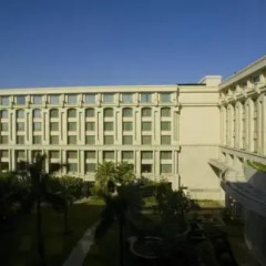 Отель The Grand New Delhi балкон