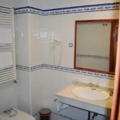 Hotel Puerta Guadalajara ванная