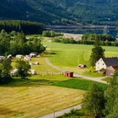 Отель Seim Camping спортивное сооружение