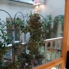 Отель Victoires Near Louvre Apartment Франция, Париж - отзывы, цены и фото номеров - забронировать отель Victoires Near Louvre Apartment онлайн балкон