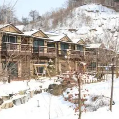 Отель Nikomiko Pension Южная Корея, Пхёнчан - отзывы, цены и фото номеров - забронировать отель Nikomiko Pension онлайн спортивное сооружение