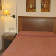 Отель Hostal Bahia Испания, Сан-Себастьян - отзывы, цены и фото номеров - забронировать отель Hostal Bahia онлайн комната для гостей фото 5