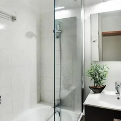 Отель Citadines Sainte-Catherine Brussels Бельгия, Брюссель - отзывы, цены и фото номеров - забронировать отель Citadines Sainte-Catherine Brussels онлайн ванная фото 2