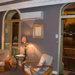 Hotel Le Petit Palais интерьер отеля