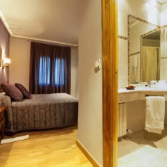 Отель Hostal Gran Duque Боойо ванная фото 2