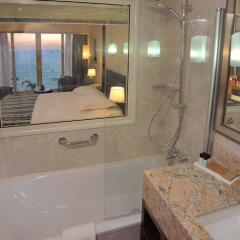 Alexander The Great Beach Hotel ванная