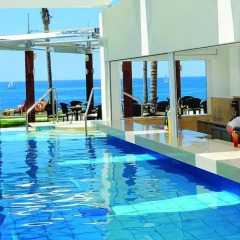 Alexander The Great Beach Hotel бассейн