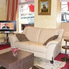 Отель Hôtel Poussin гостиничный бар