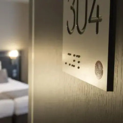 Hotel Choiseul Opera Париж сейф в номере