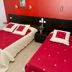 Отель Hipotel Paris Belleville Pyrenees Париж детские мероприятия