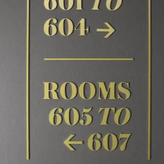 Yurbban Trafalgar Hotel парковка