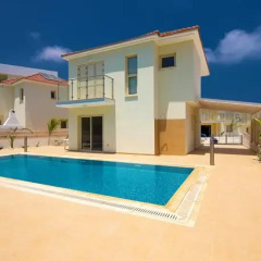 Отель 28 Athena Beach Villa бассейн