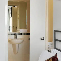 Отель Riverview Apartments Великобритания, Глазго - отзывы, цены и фото номеров - забронировать отель Riverview Apartments онлайн ванная фото 2