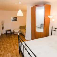 Apart-Hotel Home Hotel na 70 let Oktyabrya комната для гостей фото 3