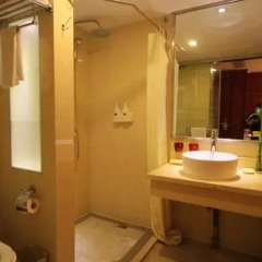 Отель Manhattan Bund Business Hotel Китай, Шанхай - 1 отзыв об отеле, цены и фото номеров - забронировать отель Manhattan Bund Business Hotel онлайн ванная фото 2