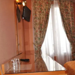 Hotel Grenelle Paris Eiffel Tower в номере