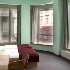 Отель City Hotel Pilvax Венгрия, Будапешт - 7 отзывов об отеле, цены и фото номеров - забронировать отель City Hotel Pilvax онлайн балкон