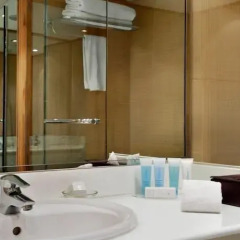 Отель Hilton Garden Inn Ras Al Khaimah ванная