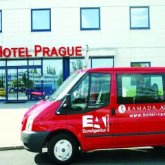 Ramada Airport Hotel Prague городской автобус