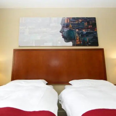 Отель Staycity Aparthotels Saint Augustine Street комната для гостей