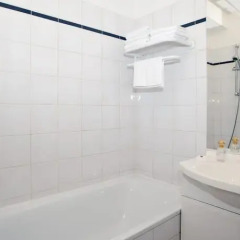Отель Séjours & Affaires Lyon Park Lane Франция, Лион - отзывы, цены и фото номеров - забронировать отель Séjours & Affaires Lyon Park Lane онлайн ванная фото 2