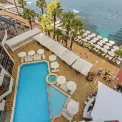 Poseidon Hotel - Adults Only бассейн