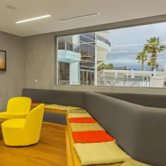 Poseidon Hotel - Adults Only гостиничный бар