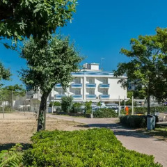 Hotel Corinna Римини