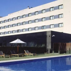 Отель AC Hotel Sevilla Forum by Marriott Испания, Севилья - отзывы, цены и фото номеров - забронировать отель AC Hotel Sevilla Forum by Marriott онлайн бассейн фото 3