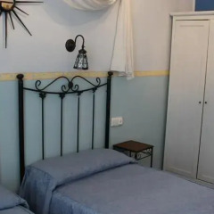 Отель Hostal Center Inn Барселона сейф в номере