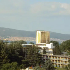 Апартаменты Duplex Penthouse Apartment Lipin парковка