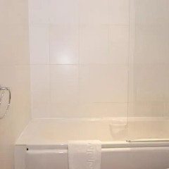 Апартаменты Acorn Gower Street Apartments Лондон ванная