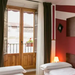 Отель Hostal La Casa de La Plaza Испания, Мадрид - отзывы, цены и фото номеров - забронировать отель Hostal La Casa de La Plaza онлайн балкон
