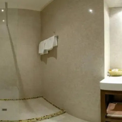 Four Rooms Отель ванная