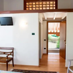Отель Agriturismo Crocerone B&B Италия, Бассано-дель-Граппа - отзывы, цены и фото номеров - забронировать отель Agriturismo Crocerone B&B онлайн комната для гостей фото 2