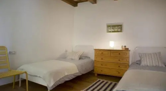 Ca la Sònia, Reservar Hotel Pau 