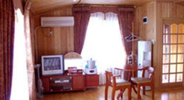 Valley Log Pension, Забронировать Гостевой дом Отели Согвипхо с парковкой, Парковка