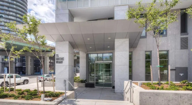 2 Storey Downtown Townhouse