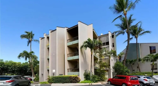 Hale Mahina #B303 - 1 Br condo by RedAwning