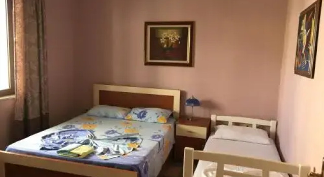 Hostel Grande House, Забронировать Хостел Тирана область Тирана, рядом с Skanderbeg Square