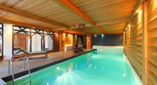 Chalet Les Cèdres, Book Chalet Hoteller i 4 Valleys med pool, Swimmingpool