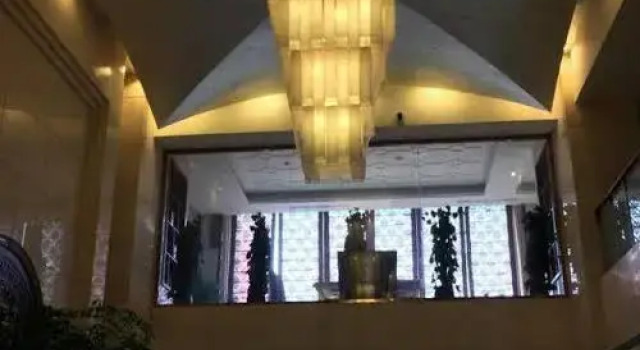Chunyi Hotel, Rezerwuj Hotel Hotele 4-gwiazdkowe w Jilin, 4*