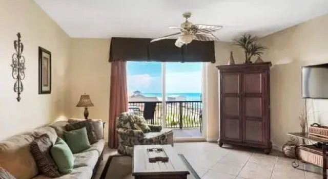 Beach Resort 514, Rezerwuj Ośrodek wypoczynkowy Hotele w Emerald Coast z parkingiem, Parking