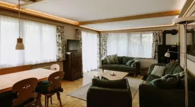 Chalet Berggeist Adelboden Wohnung 1, Varaa Mökki Huvilat kohteessa Bern, Villa