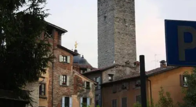 Dimora Del Riccio 2, Забронировать Отель Бергамо Bergamo Province, рядом с Санта-Мария-Маджоре